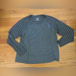 Avia Shirt Women’s XXL-2XG (20) Gray Striped Long Sleeve Tee Athleticwear Active
